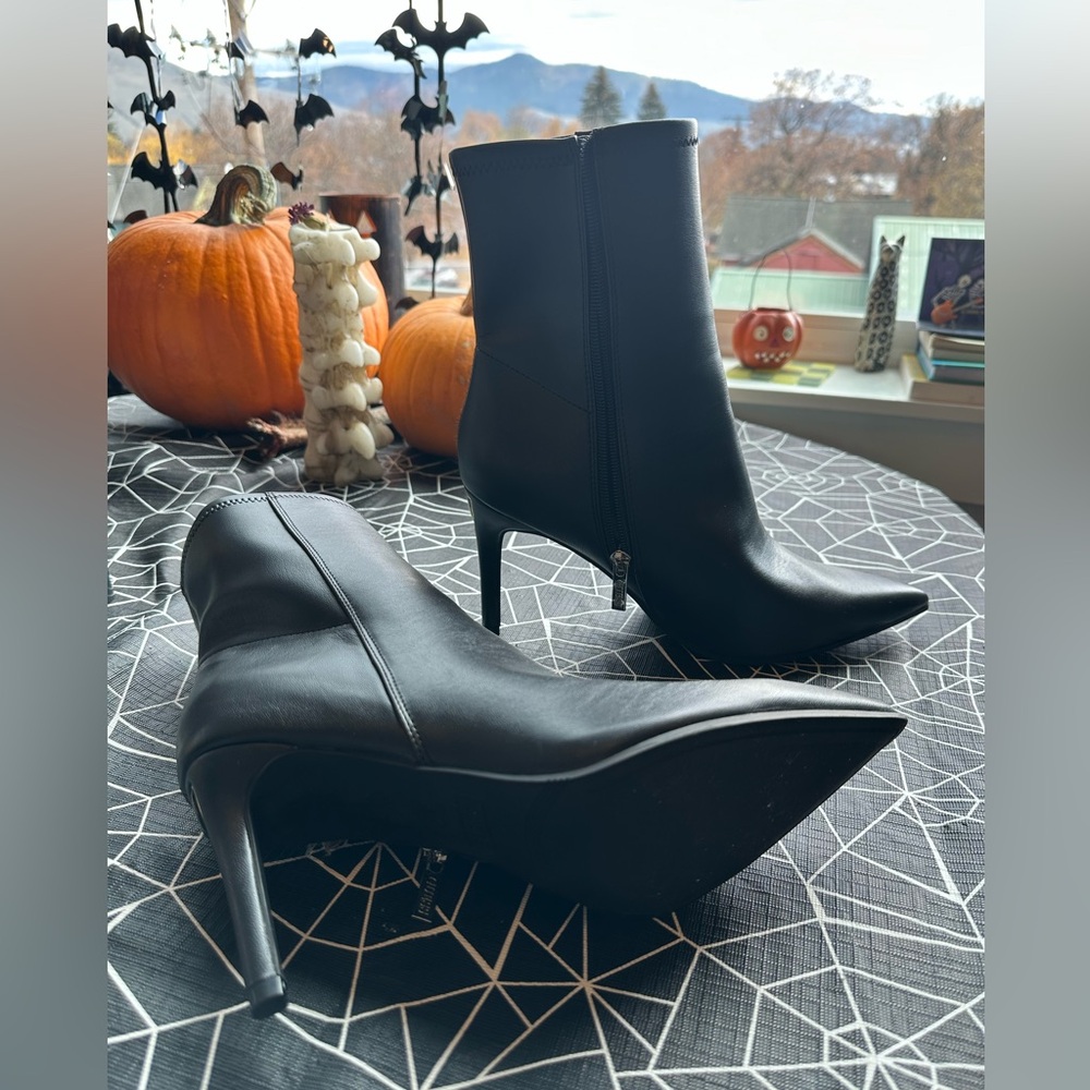 Guess Black Heeled Boots Size 9.5